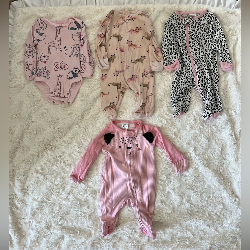 Bundle of 4 Gerber & Carter’s pink newborn zipper onesie footies with animals